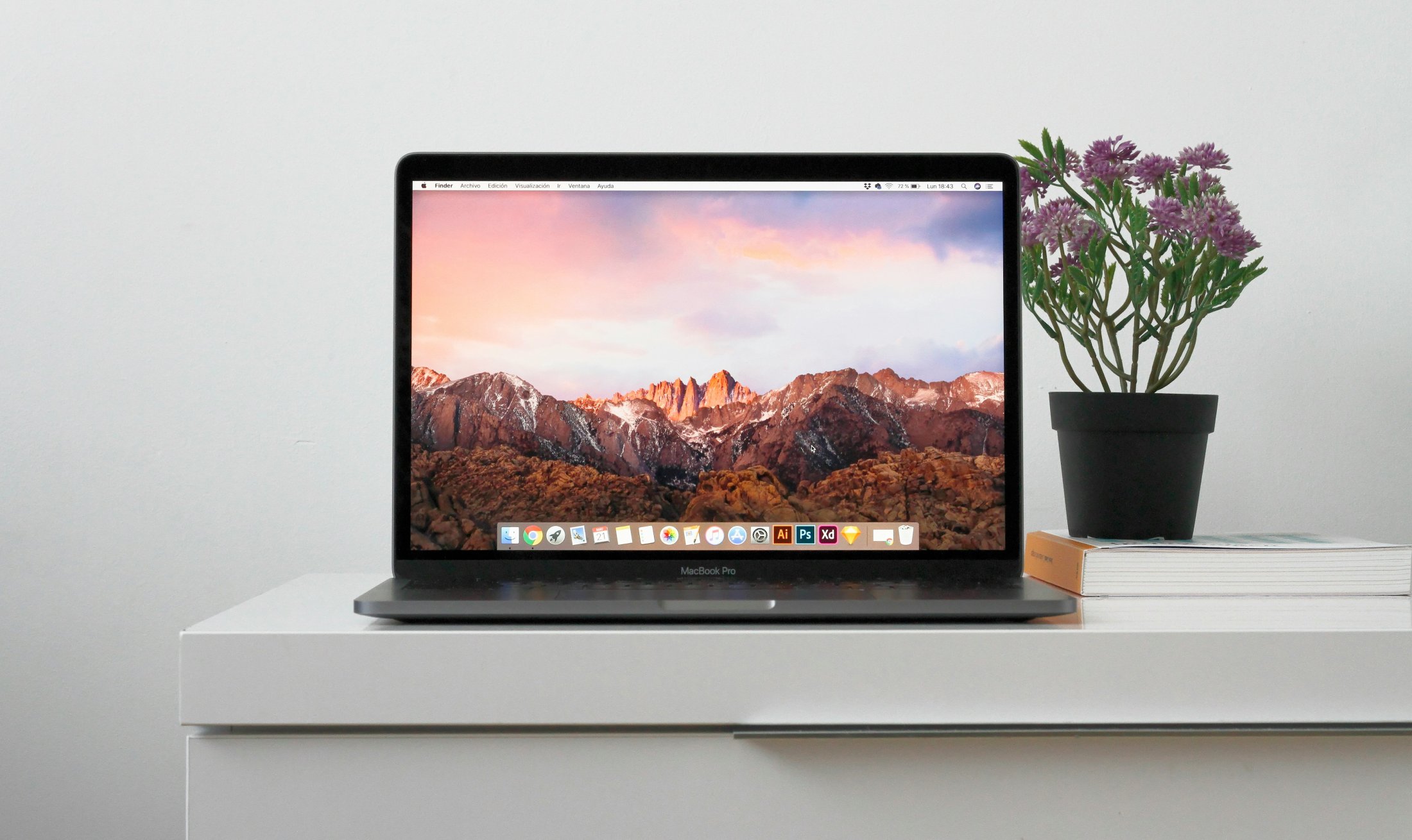 MacBook Neo vs Chromebook 2026: Price Went Up, Is It Still the Best Choice for Students?